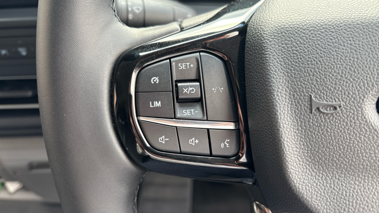 Ford Transit Custom E-320 L1 Rwd 100kW 65kWh H1 Van Limited Auto